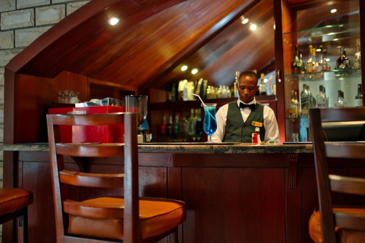 Kibo Palace Hotel Arusha Buitenkant foto