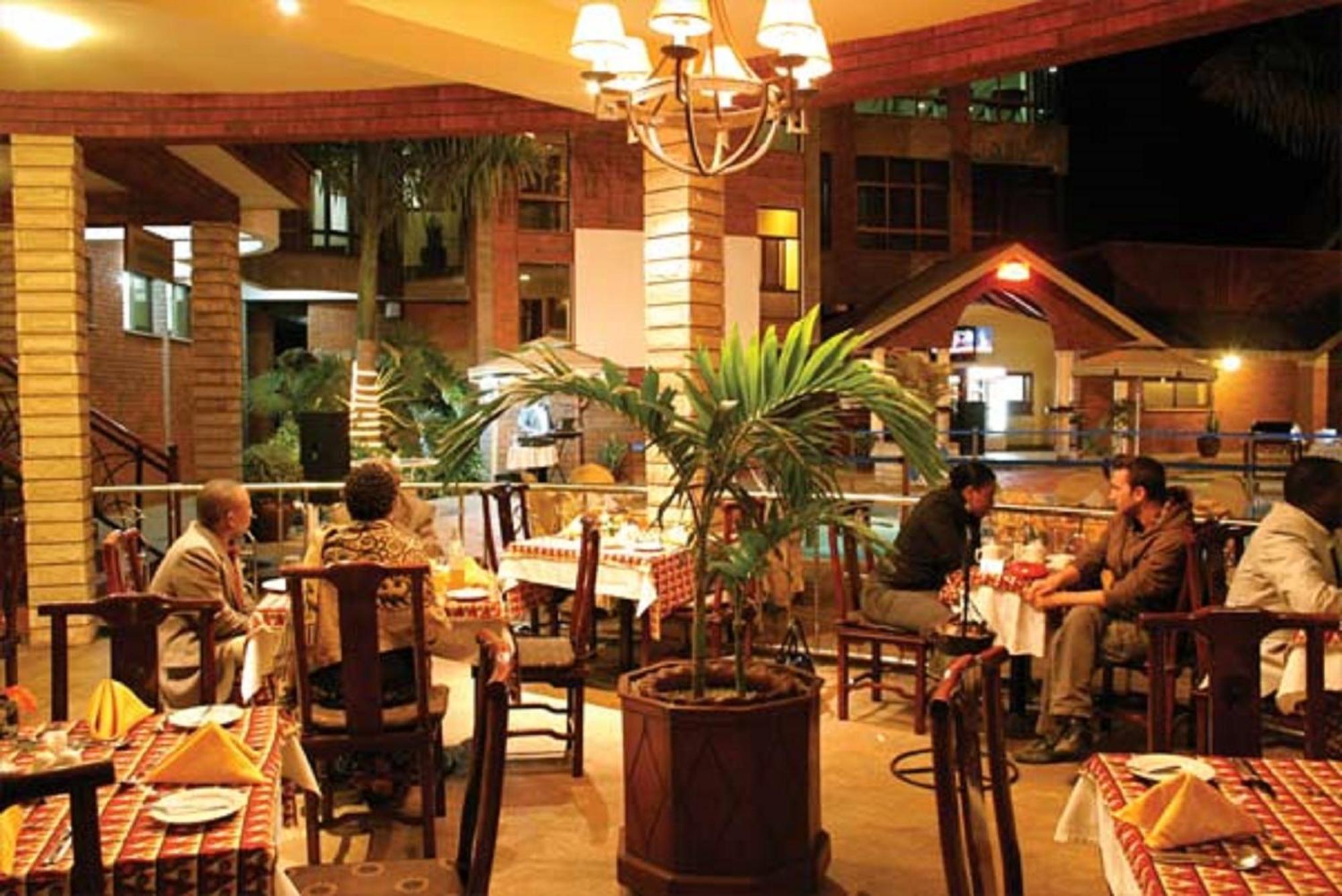Kibo Palace Hotel Arusha Buitenkant foto